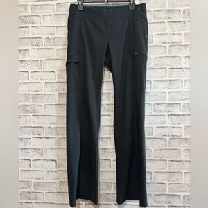 Women’s Columbia black straight leg Omni-shield athletic outdoor pants Size M